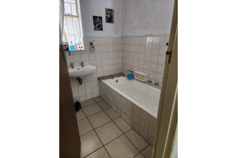 4 Bedroom Property for Sale in Bergzicht Western Cape